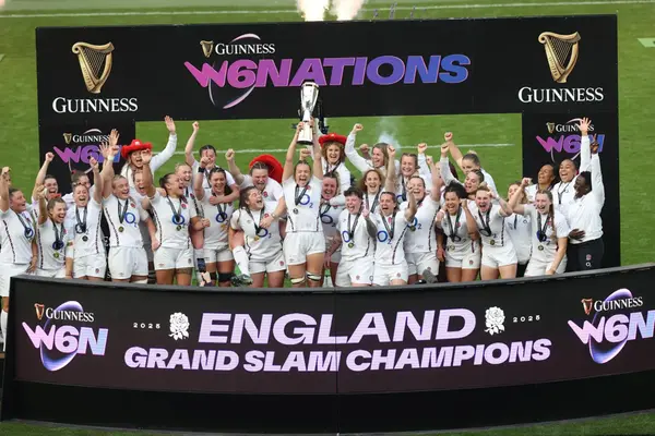 Red Roses hold off France to retain Grand Slam in Twickenham epic