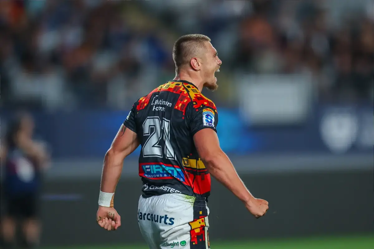 Last-gasp Ratima try snatches victory for Chiefs over Blues