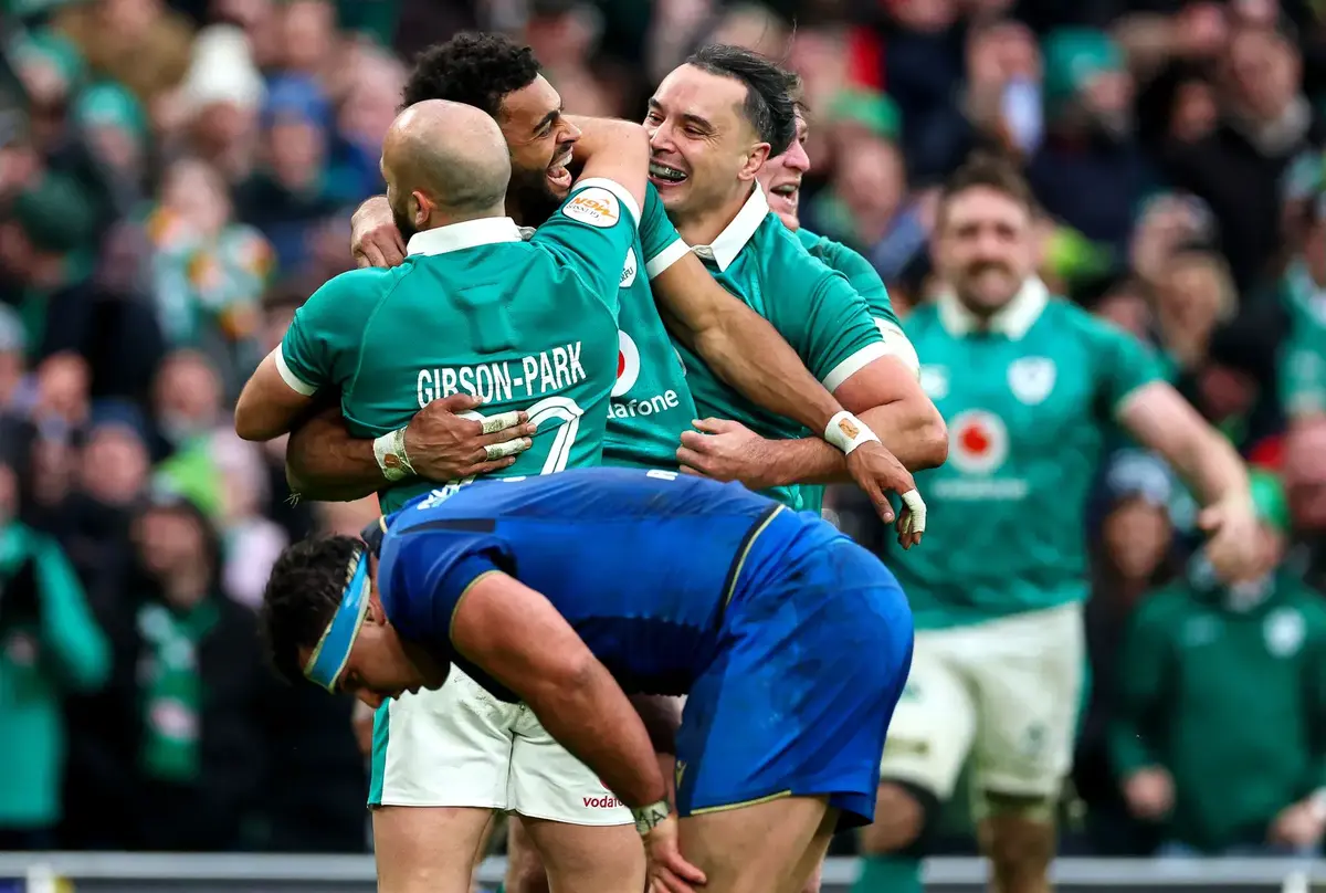 Ireland survive Italian scare to claim unconvincing victory