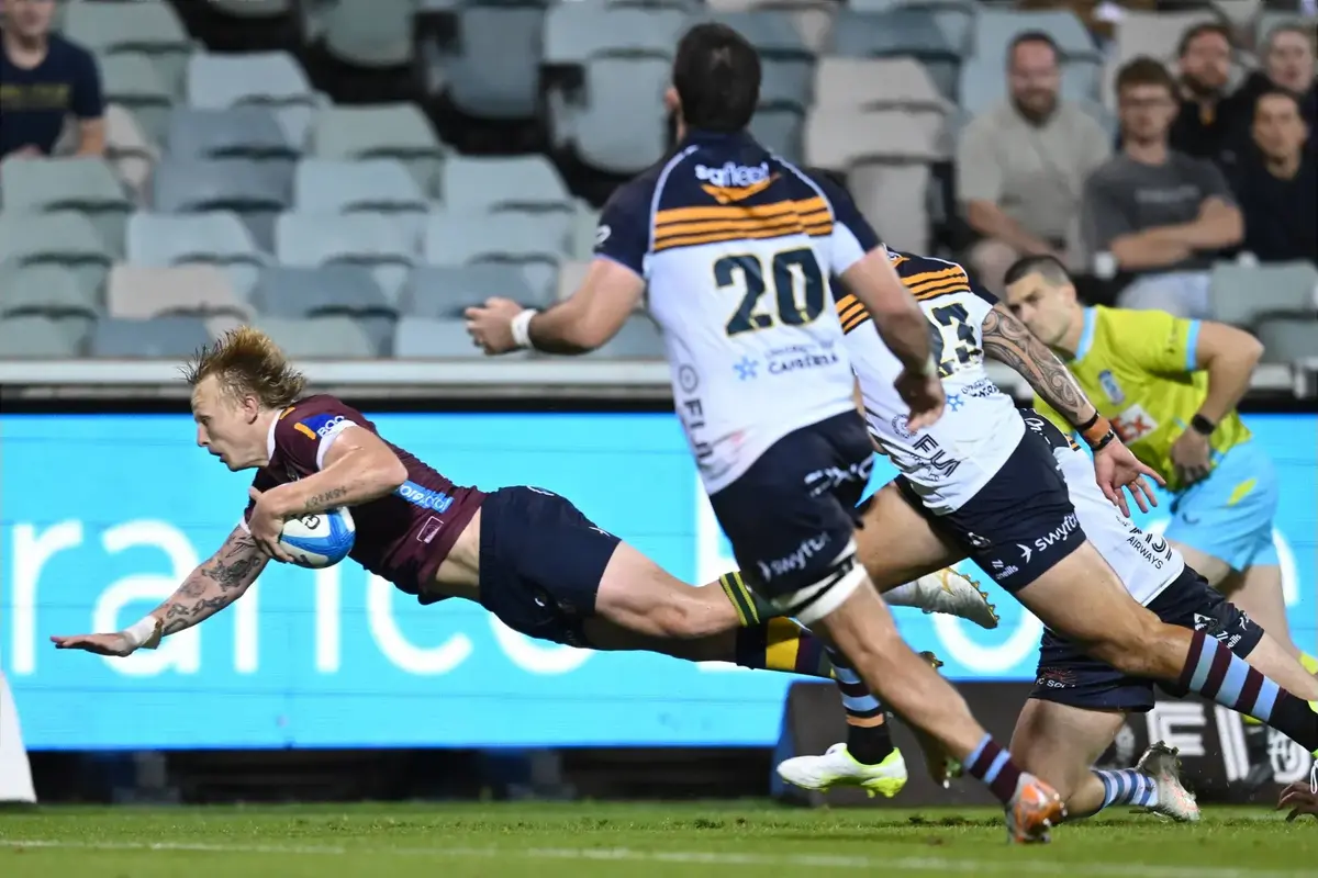 Gordon’s post-siren try seals dramatic Reds heist in Canberra