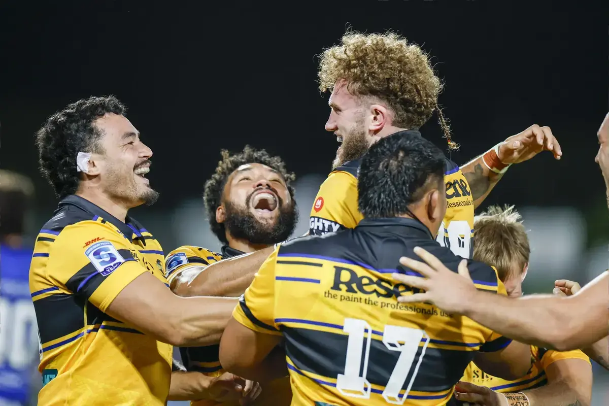 Hurricanes survive early scare to beat Western Force in Napier