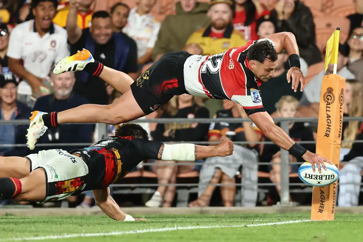 Crusaders storm back to claim crucial win over Chiefs in Hamilton