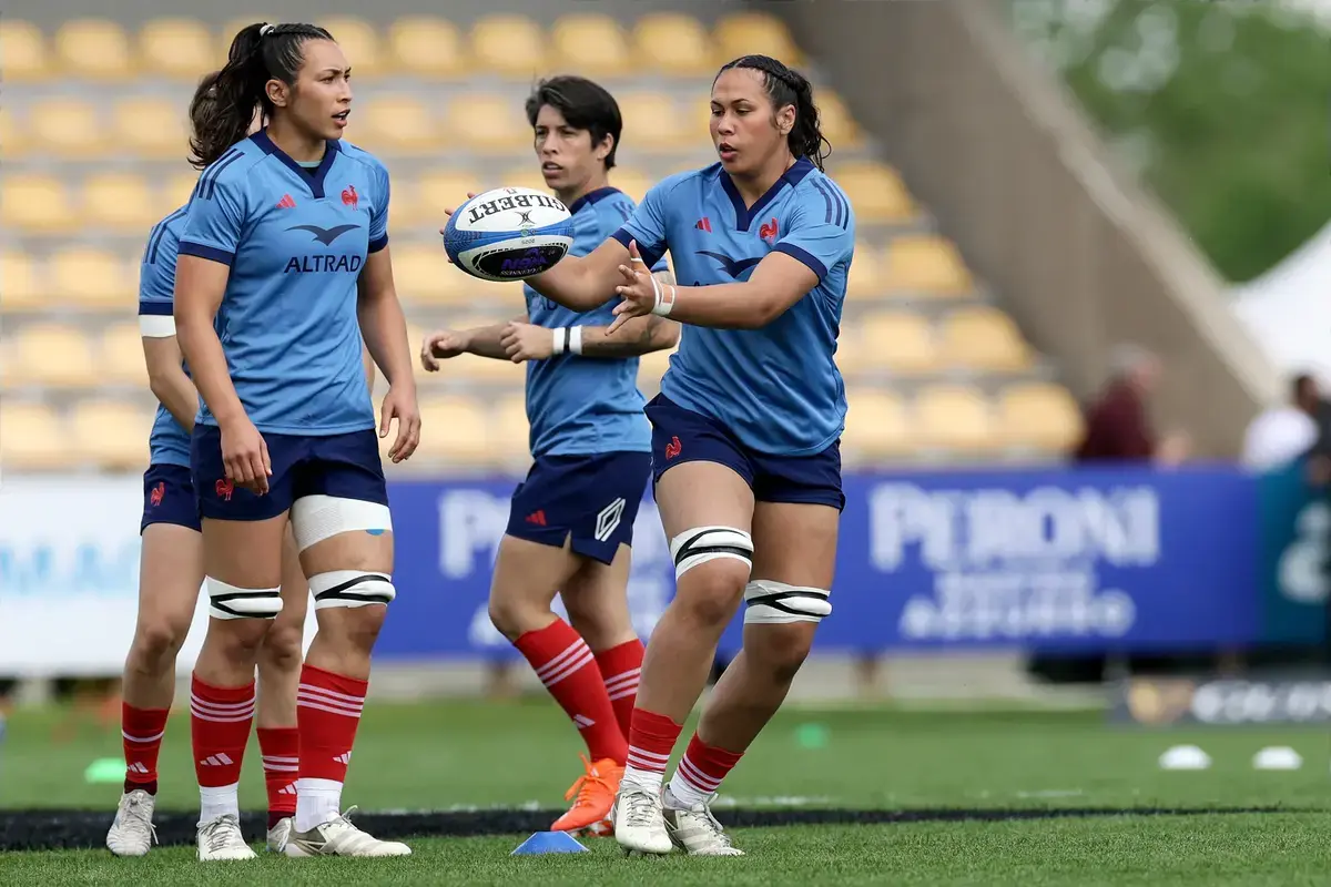 Feleu sisters combine as France reshape midfield for Ireland clash